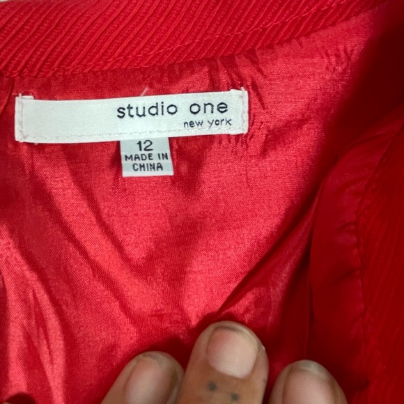 Studio One Red Dress Fitted Cap Sleeve EUC Size 12 - Picture 6 of 9